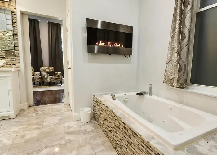 Elegant 6br - Walk To The Riverfront, Casino! Hébergement de vacances Pittsburgh
