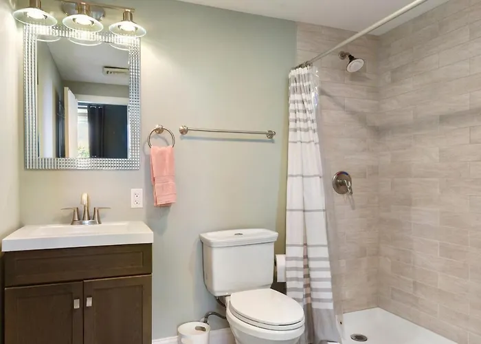 Elegant 6br - Walk To The Riverfront, Casino! Hébergement de vacances *