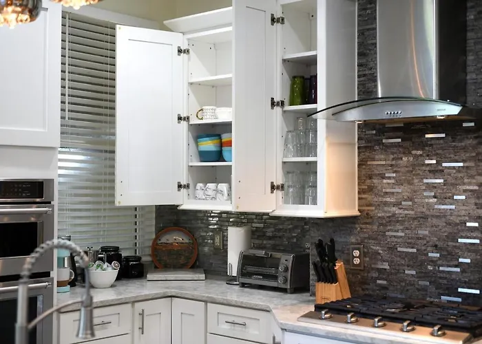 Hébergement de vacances Elegant 6br - Walk To The Riverfront, Casino! *