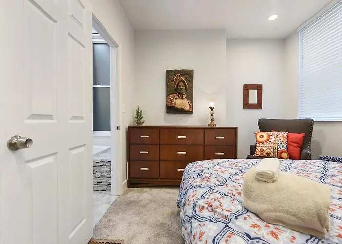 Elegant 6br - Walk To The Riverfront, Casino! Hébergement de vacances *