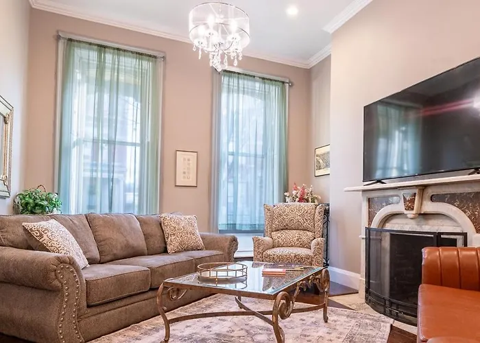 Elegant 6br - Walk To The Riverfront, Casino! Hébergement de vacances Pittsburgh