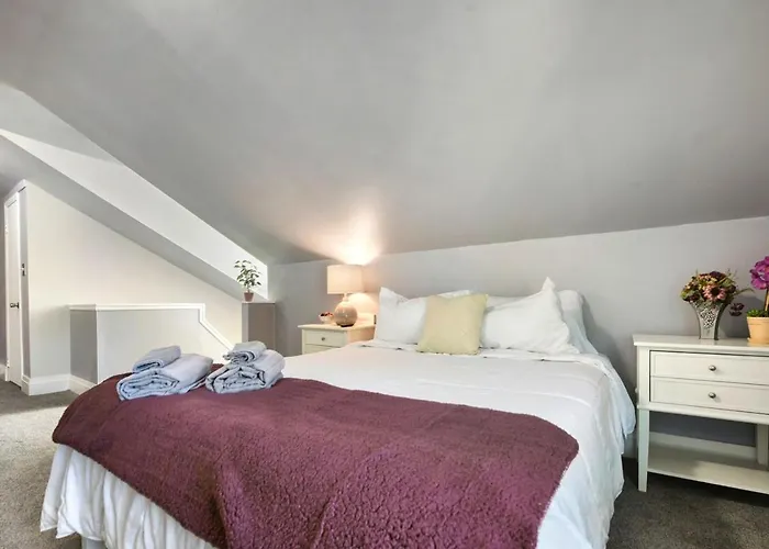 Elegant 6br - Walk To The Riverfront, Casino! Hébergement de vacances