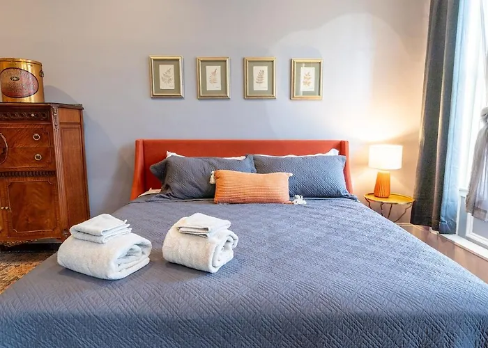Hébergement de vacances Elegant 6br - Walk To The Riverfront, Casino! *