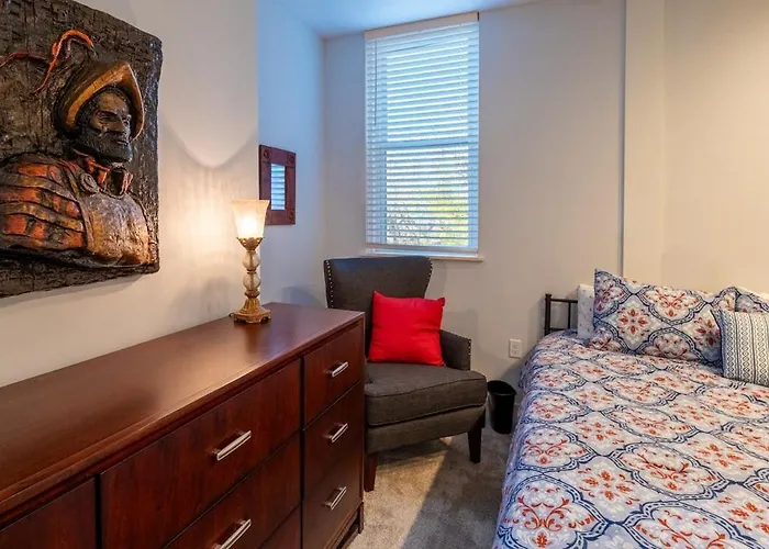 Elegant 6br - Walk To The Riverfront, Casino! Hébergement de vacances Pittsburgh