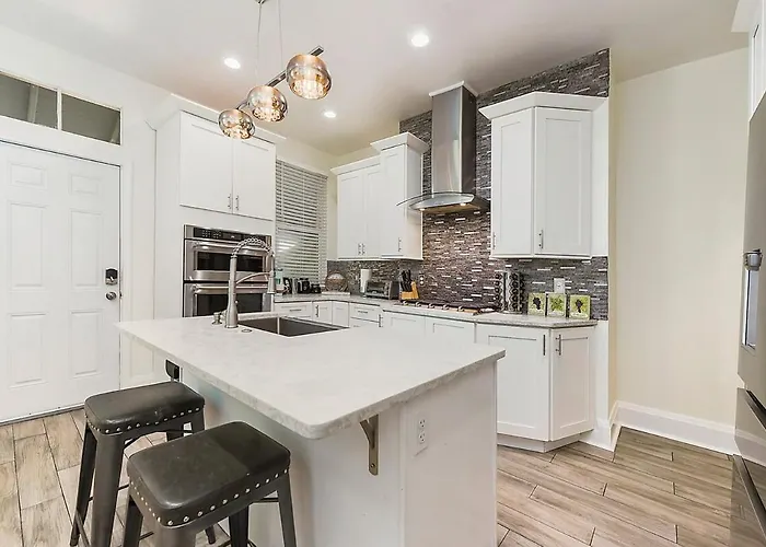 Elegant 6br - Walk To The Riverfront, Casino! Hébergement de vacances Pittsburgh