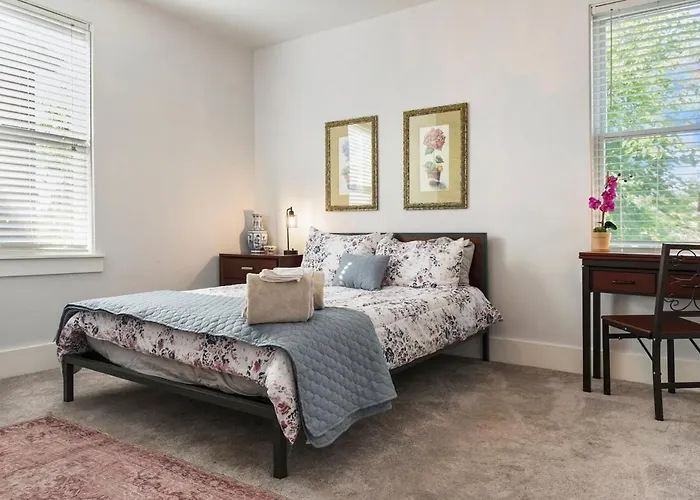 Hébergement de vacances Elegant 6br - Walk To The Riverfront, Casino! *